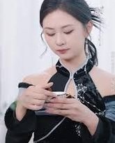 我在修罗场里艰难求生 高清封面