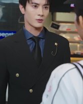 闪婚男神之周末请和我恋爱 高清封面