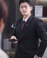 女扮男装后我掰弯了闪婚总裁 高清封面