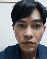 一万元首富 高清封面